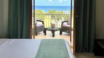 Comfort Double or Twin Room, Sea View | Frette Italian sheets, minibar, in-room safe, desk