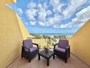 Habitación Confort con 1 cama matrimonial o 2 individuales, vista al mar | Sábanas italianas Frette, minibar y caja de seguridad en la habitación 