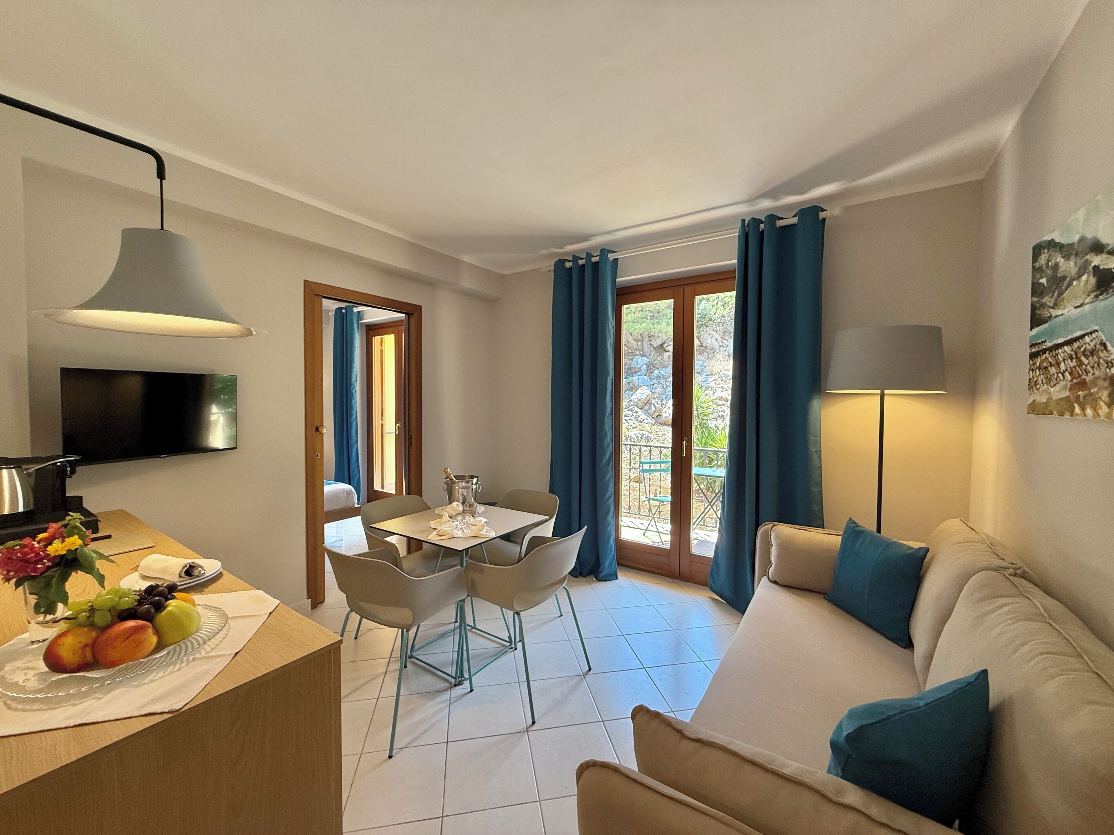 Suite | Wohnbereich | Fernseher