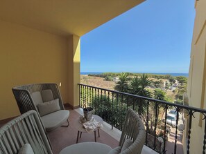 Suite – panorama, sjøutsikt | Terrasse/patio