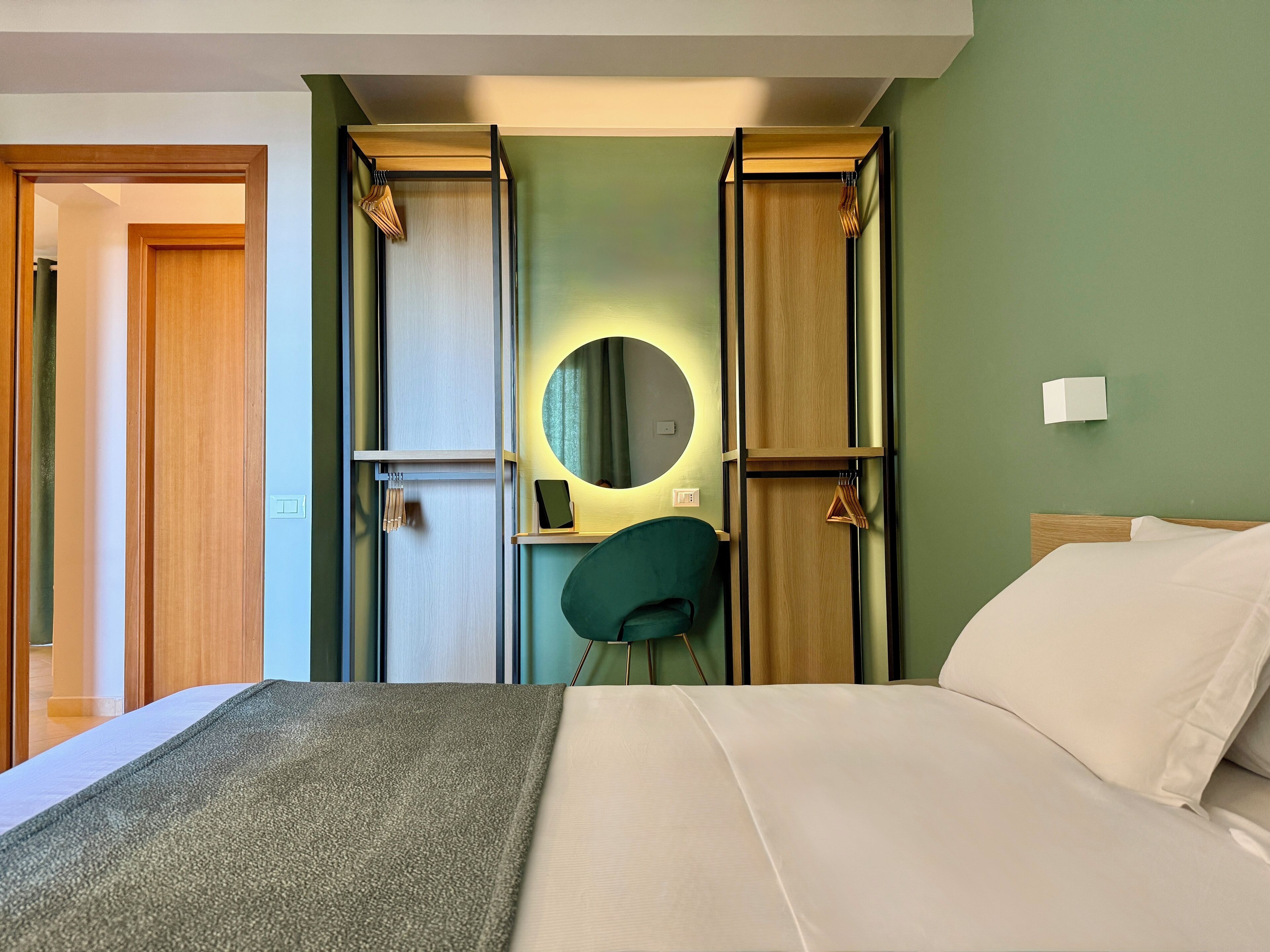 Panoramic Suite, Sea View | Frette Italian sheets, minibar, in-room safe, desk