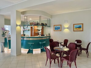 Bar (in der Unterkunft)