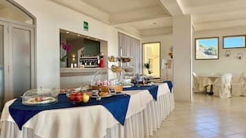 Daily buffet breakfast for a fee