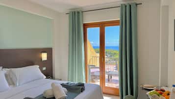 Comfort Double or Twin Room, Sea View | Frette Italian sheets, minibar, in-room safe, desk