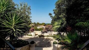 EntrĂ©e de lâhĂ©bergement