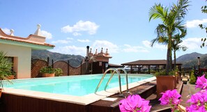 Außenpool, Pool auf dem Dach