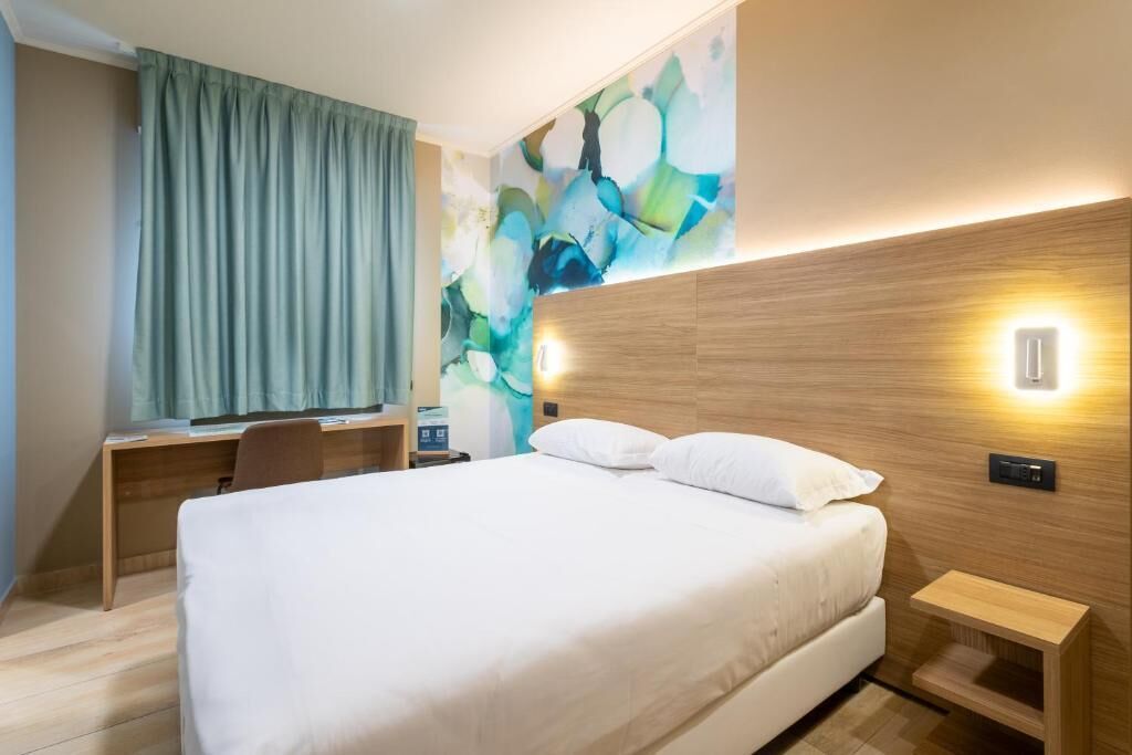 Select Comfort beds, in-room safe, desk, laptop workspace