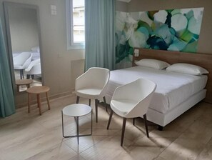 Select Comfort beds, in-room safe, desk, laptop workspace