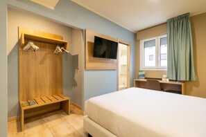Select Comfort beds, in-room safe, desk, laptop workspace - Wyndham Garden Conegliano (Conegliano)