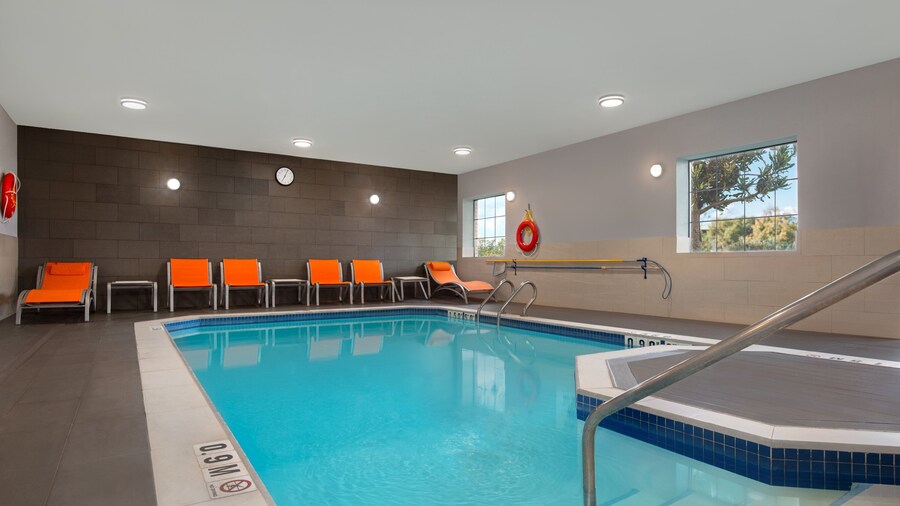 Holiday Inn Express Hotel & Suites Barrie by IHG