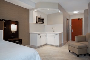 Suite, 1 King Bed with Sofa bed