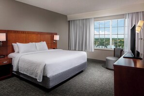 1 bedroom, premium bedding, desk, blackout curtains