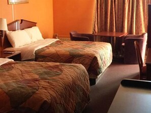 Iron/ironing board, free WiFi, alarm clocks - Clinton Manor Hotel Union (Union)