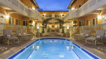 Outdoor pool, pool umbrellas