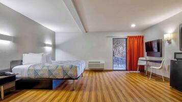 Desk, blackout drapes, free WiFi, bed sheets