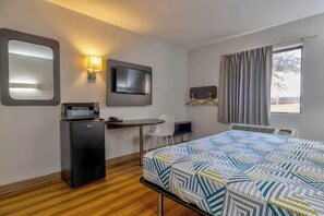 Blackout curtains, free WiFi, bed sheets - Motel 6 Little Rock, AR - South (Little Rock)