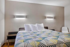 Desk, blackout drapes, free WiFi, bed sheets - Motel 6 Little Rock, AR - South (Little Rock)