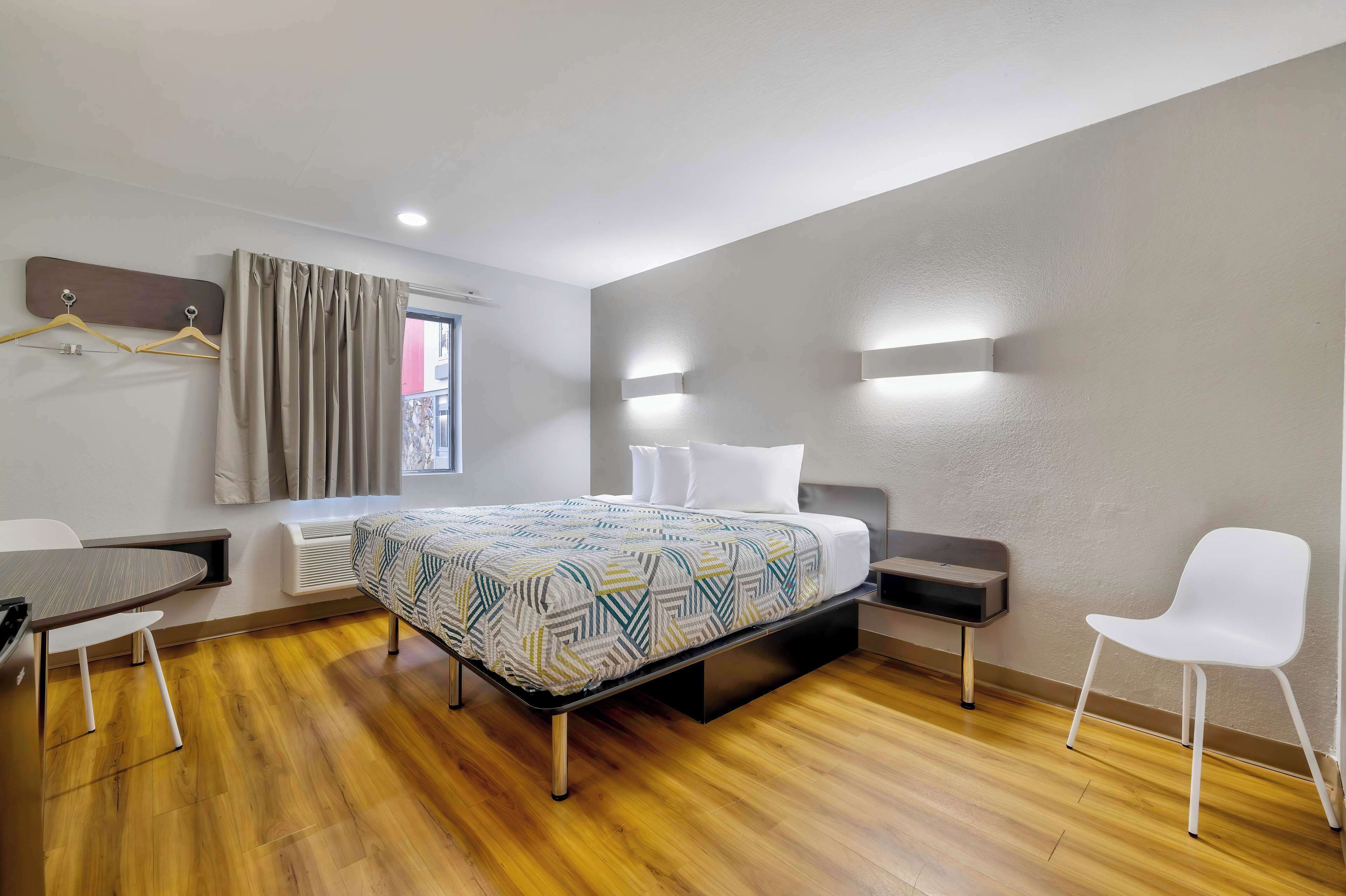 Desk, blackout drapes, free WiFi, bed sheets