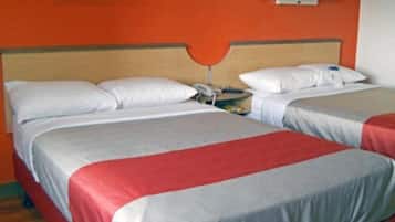 Schreibtisch, kostenloses WLAN, Bettwäsche