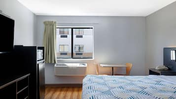 Skrivebord for bærbar PC, wi-fi (inkludert) og sengetøy