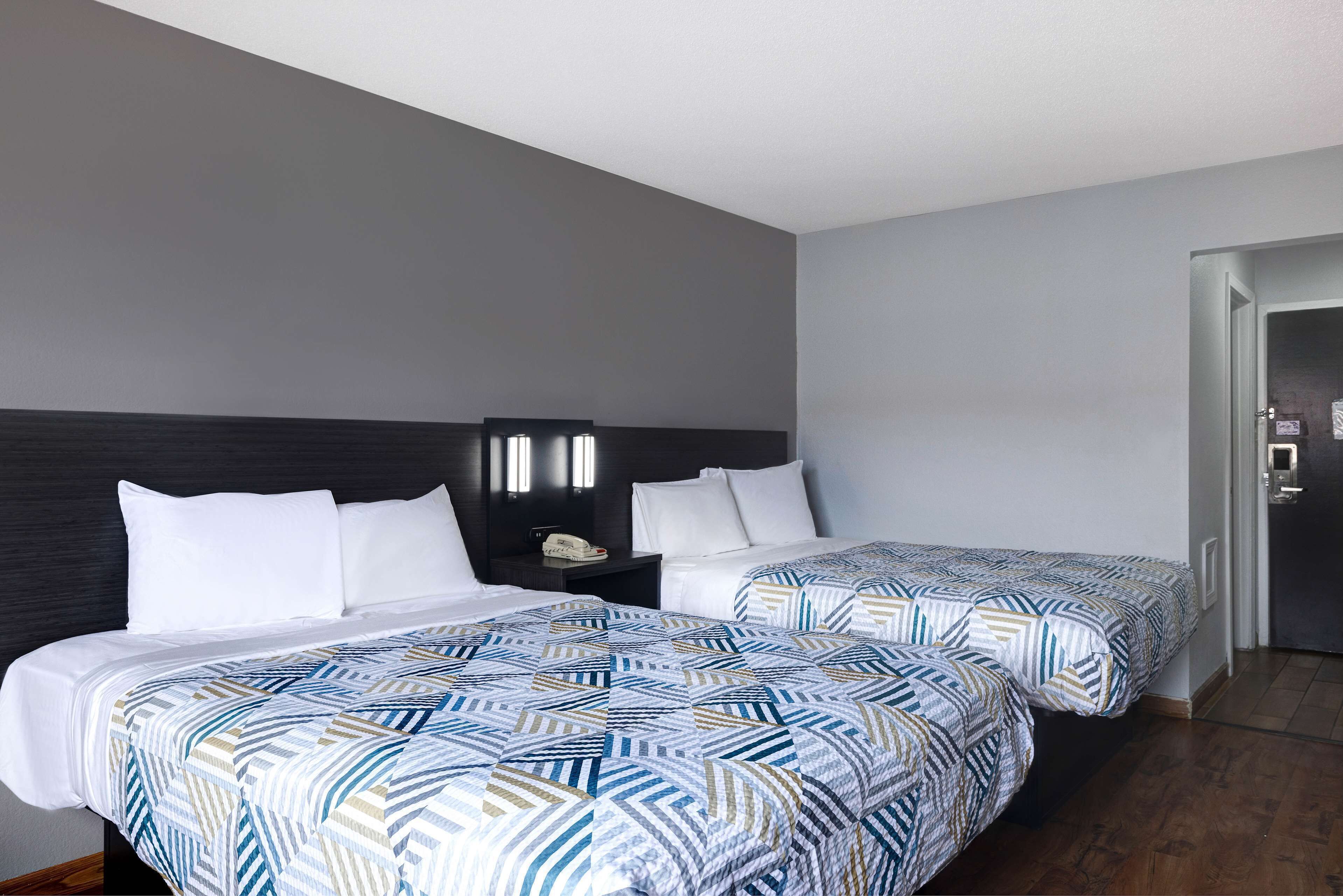 Kannettavalle tietokoneelle sopiva työtila, ilmainen Wi-Fi