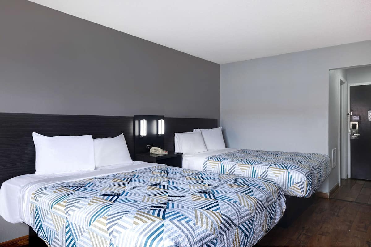 Kannettavalle tietokoneelle sopiva työtila, ilmainen Wi-Fi