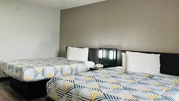 Cortinas blackout, wifi gratis y ropa de cama