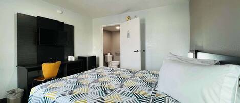 Verdunkelungsvorhänge, kostenloses WLAN, Bettwäsche