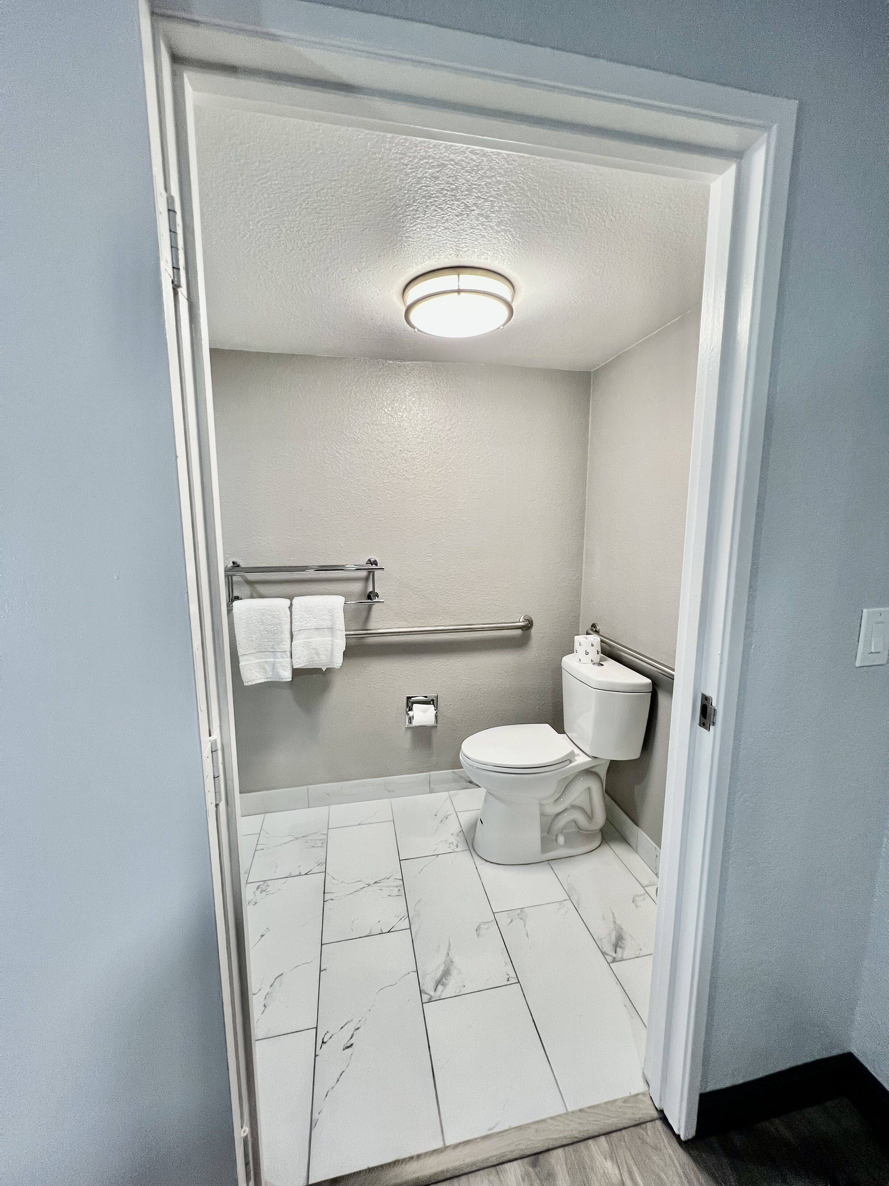 Shower, towels