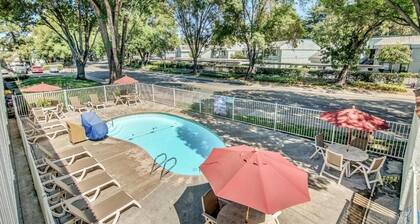 Motel 6 Stockton, CA - North