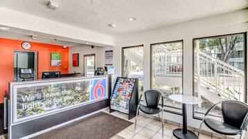 ๋ก๋น ์ข์ ๊ณต๊ฐ