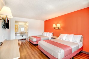 واي فاي مجانًا وملاءات أسرّة