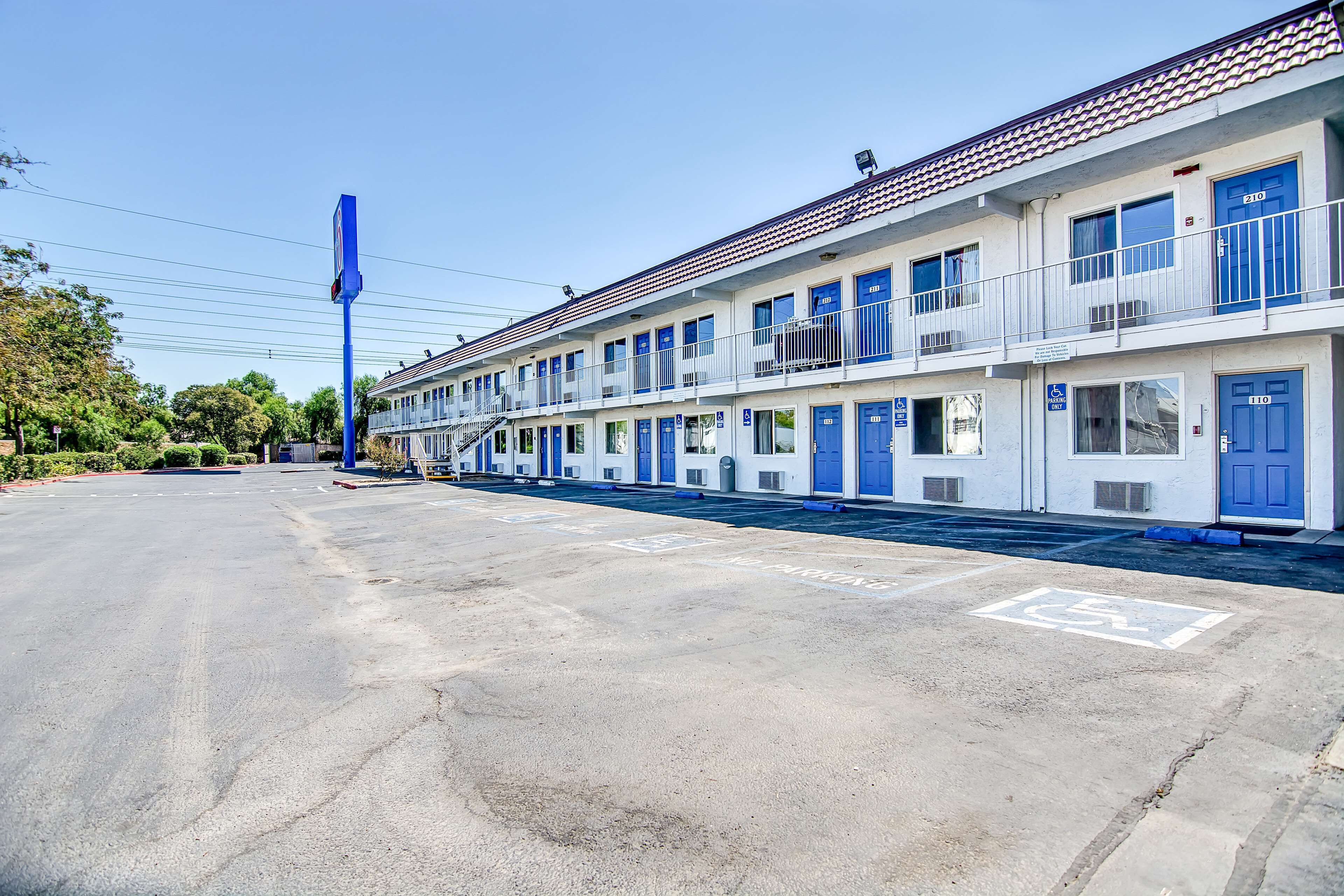 Photo - Motel 6-Stockton, CA - Charter Way West