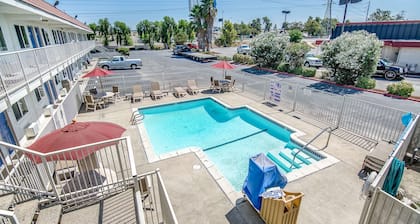 Motel 6 Stockton, CA - Charter Way West