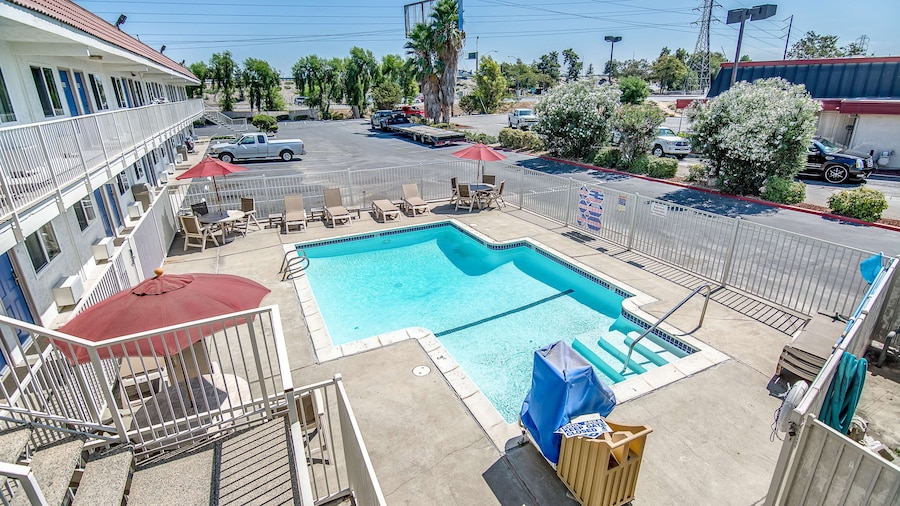 Motel 6 Stockton, CA - Charter Way West