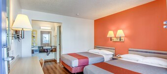 Motel 6 Stockton, CA - Charter Way West