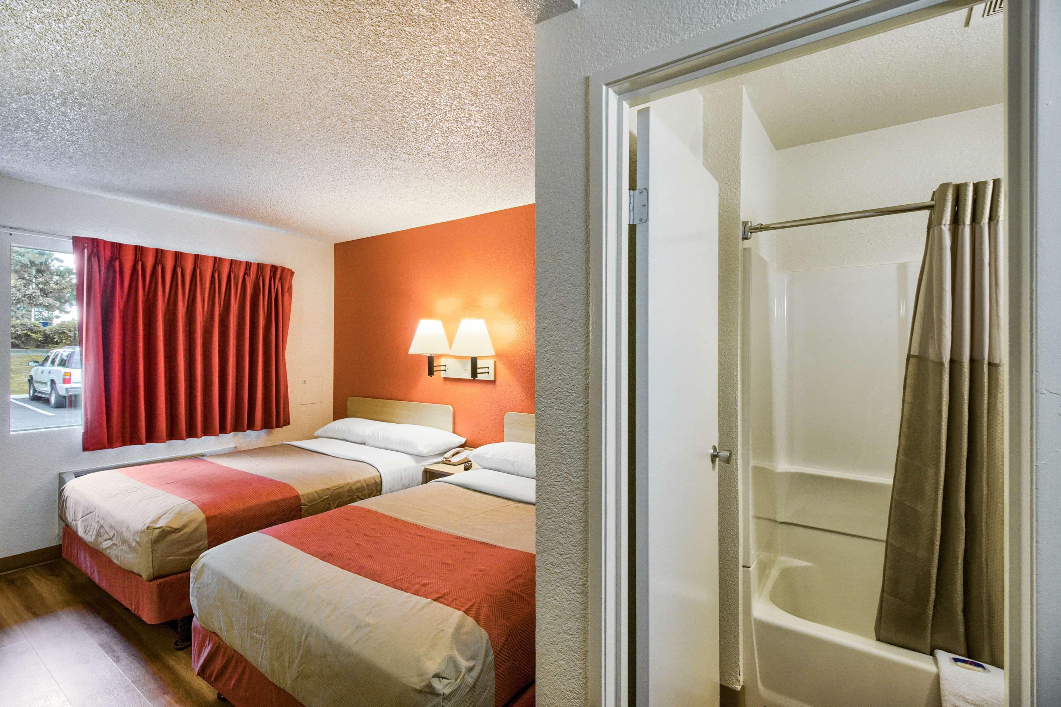 Photo - Motel 6-Everett, WA - South