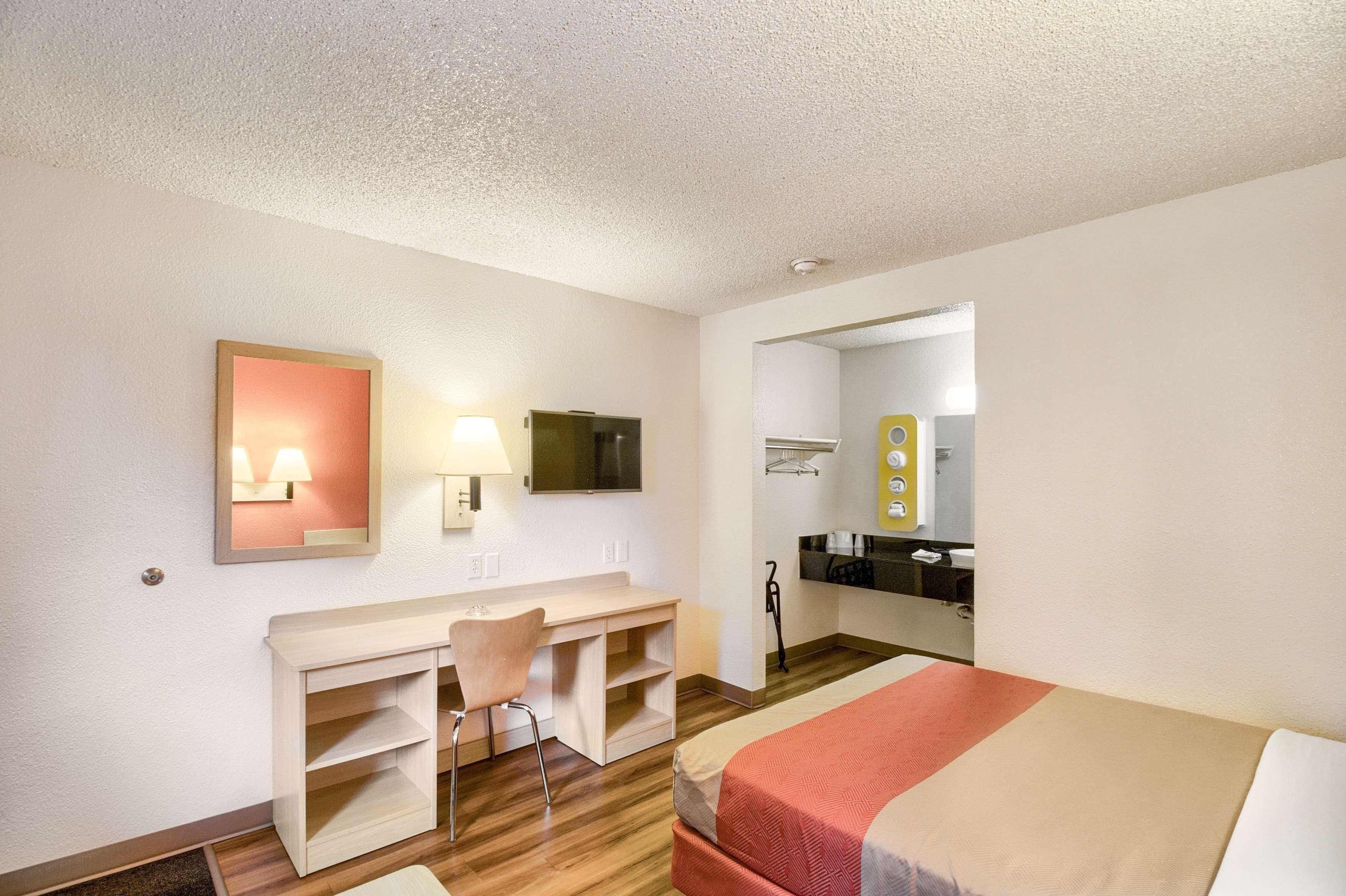 Photo - Motel 6-Everett, WA - South