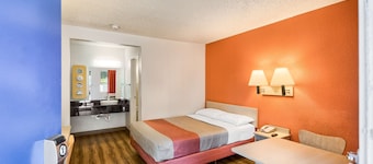 Motel 6 Everett, WA - South