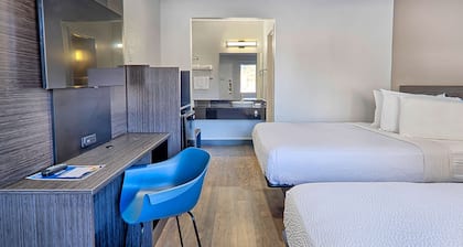 Motel 6 Lancaster, CA