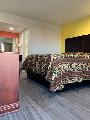 1 bedroom, desk, free WiFi, bed sheets