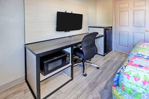 Desk, iron/ironing board, free WiFi, bed sheets - Super 7 Inn by Hotel O Dallas I 20 (Dallas)