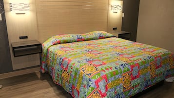 办公桌、熨斗/熨板、免费 WiFi、床单