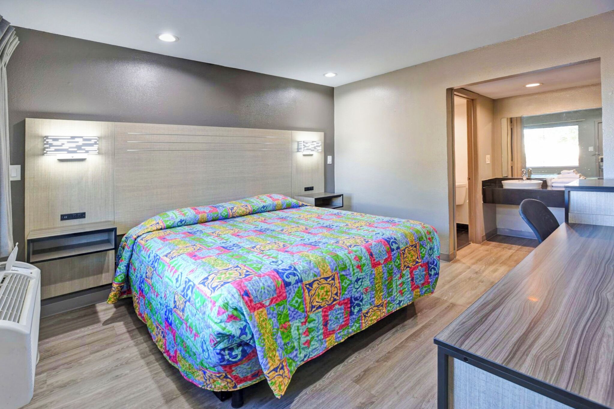 Room, 1 King Bed, Non Smoking | Desk, iron/ironing board, free WiFi, bed sheets