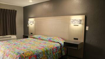 Deluxe Room, 1 King Bed, Non Smoking | Desk, free WiFi, bed sheets