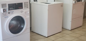 Laundry - Motel 6 Destin, FL (Destin)