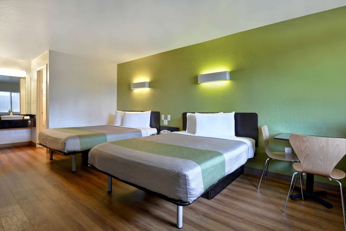 Free WiFi, bed sheets