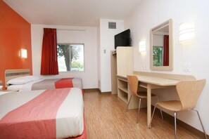 Desk, free WiFi, bed sheets - Motel 6 Colchester, VT - Burlington (Colchester)