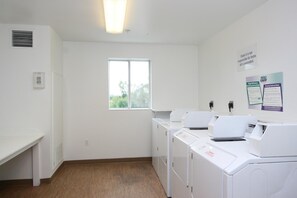 Laundry - Motel 6 Colchester, VT - Burlington (Colchester)