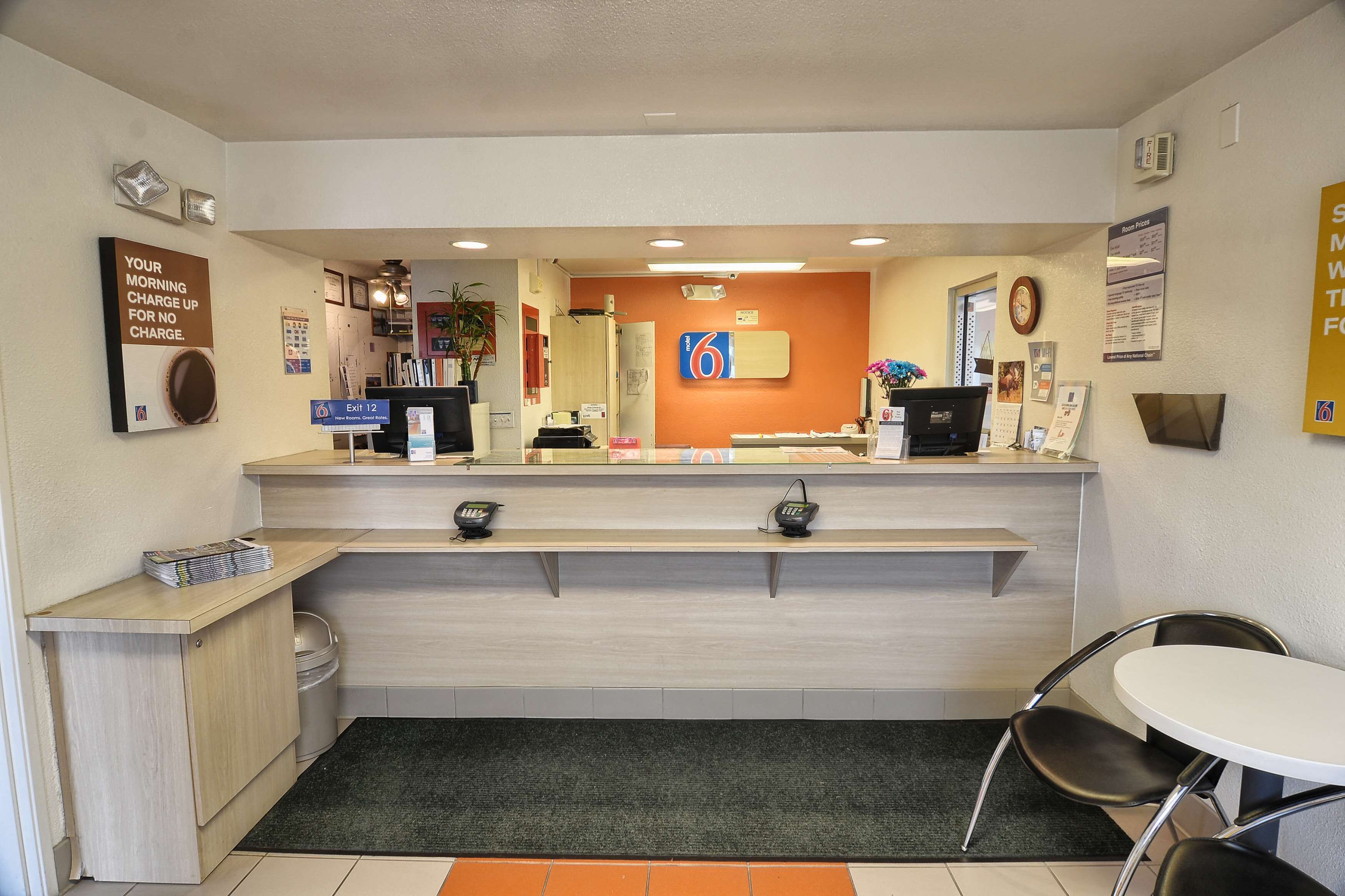 Coin salon dans le hall